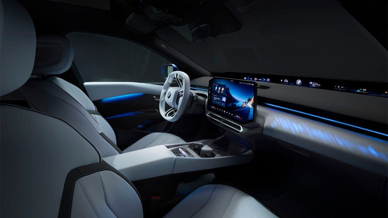 BMW i3'teki "Heart of Joy" (Neşe Kalbi), tamamen yeni bir sürüş deneyimi için elektrikli mobilitede daha önce keşfedilmemiş bir potansiyeli ortaya çıkarıyor.