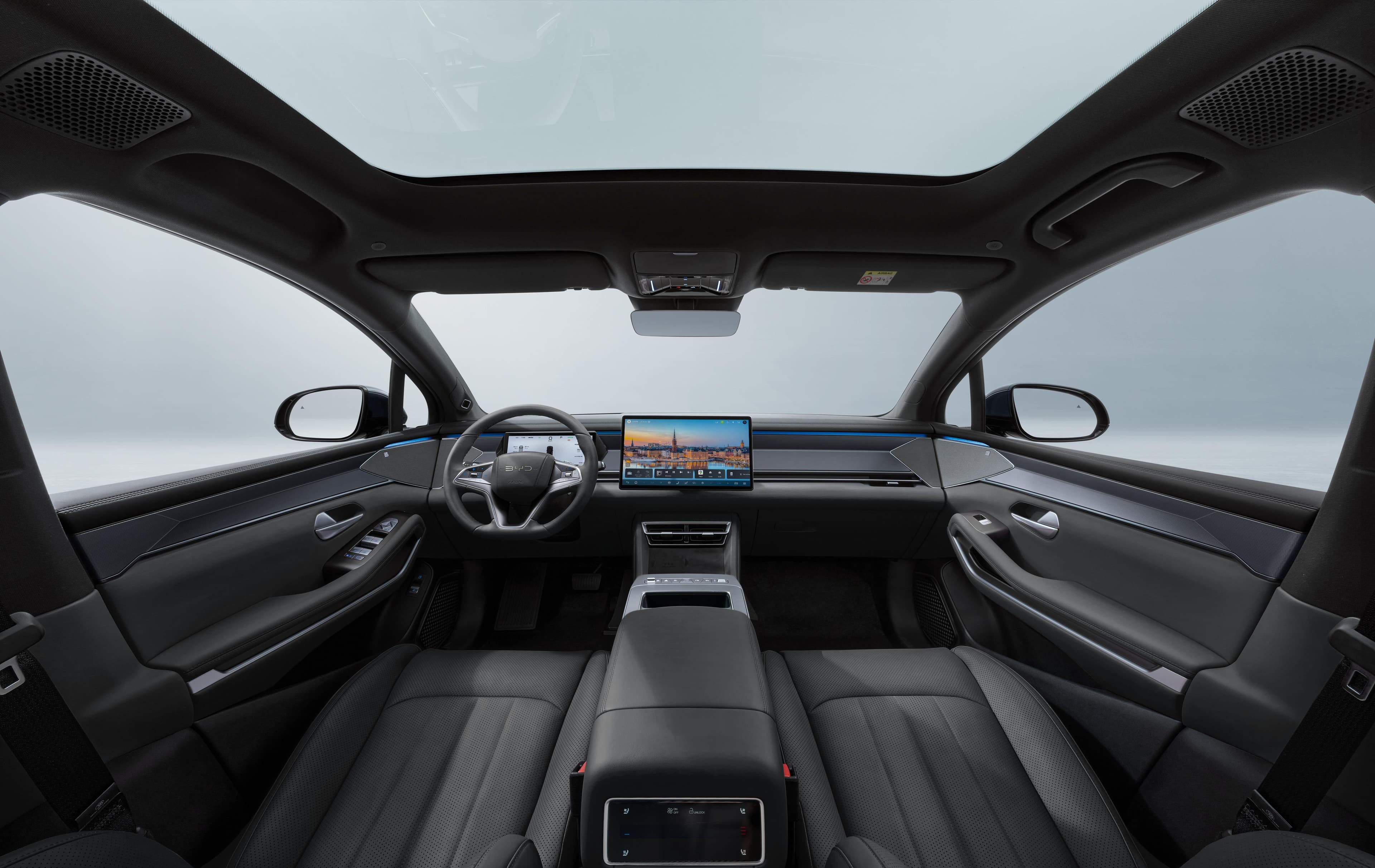 Byd Atto 8 İç mekân: Kokpit ve ekranlar